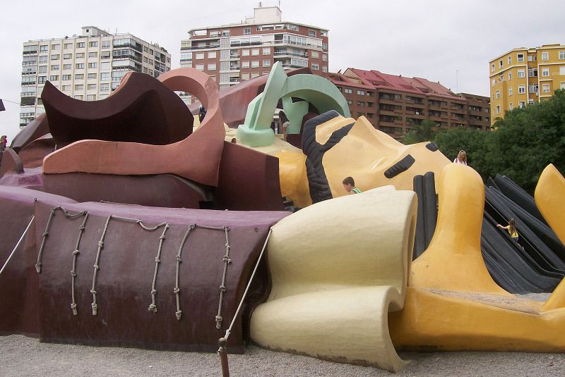 محوطه بازی کودکان در باغ توریا والنسیا