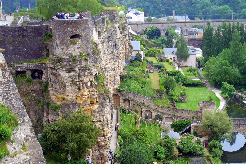 دیوارهای کورنیش از جاهای دیدنی لوکزامبورگ